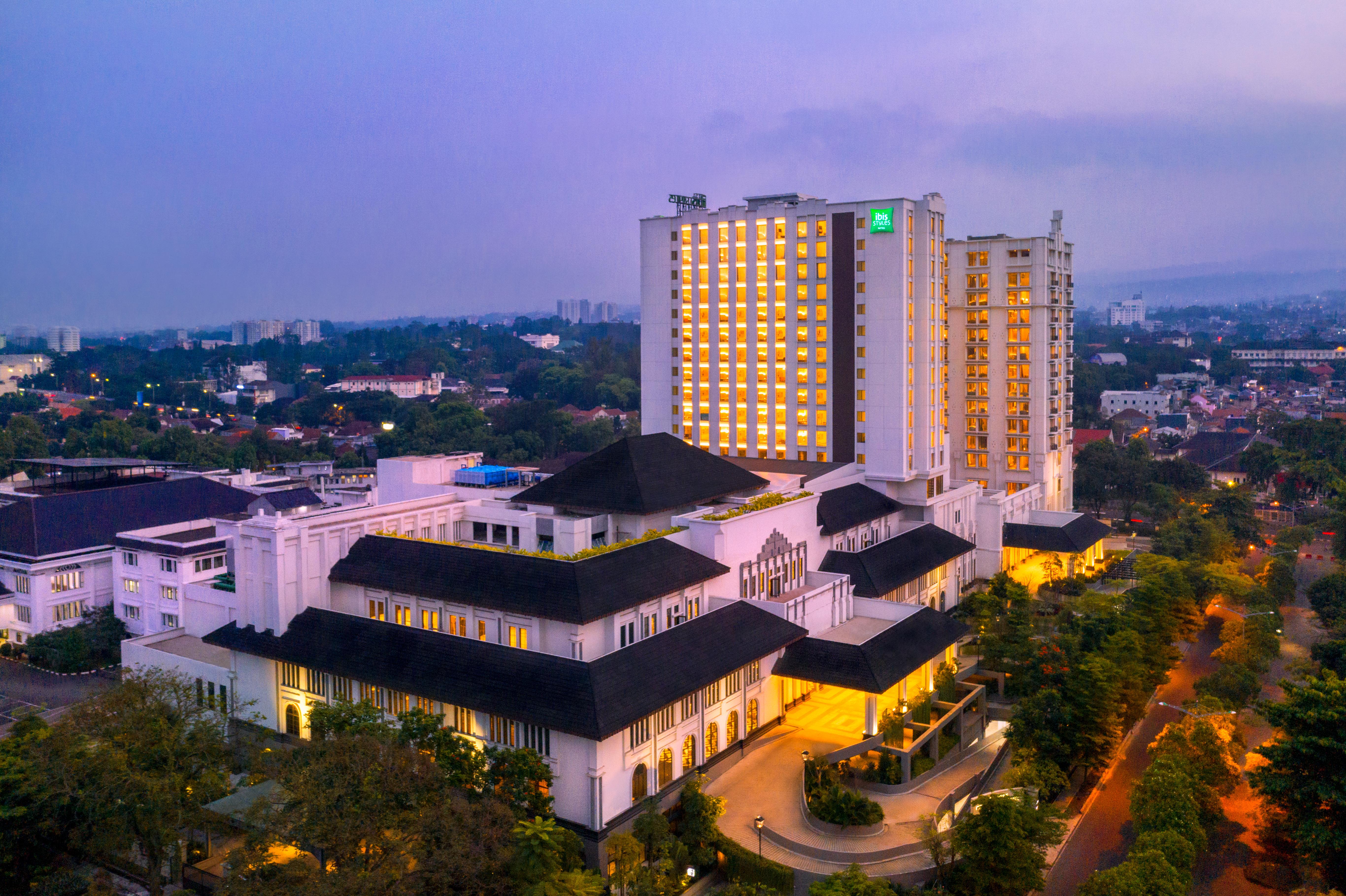 Ibis Styles Bandung Grand Central Hotel Eksteriør billede